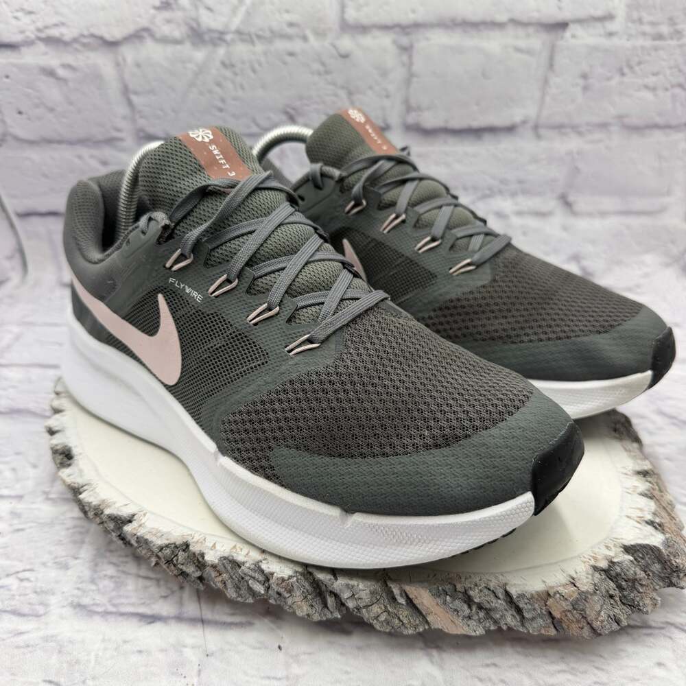Nike Run Swift 3 Womens Size 11 Gray Pink Running Shoes Sneakers DR2698-008